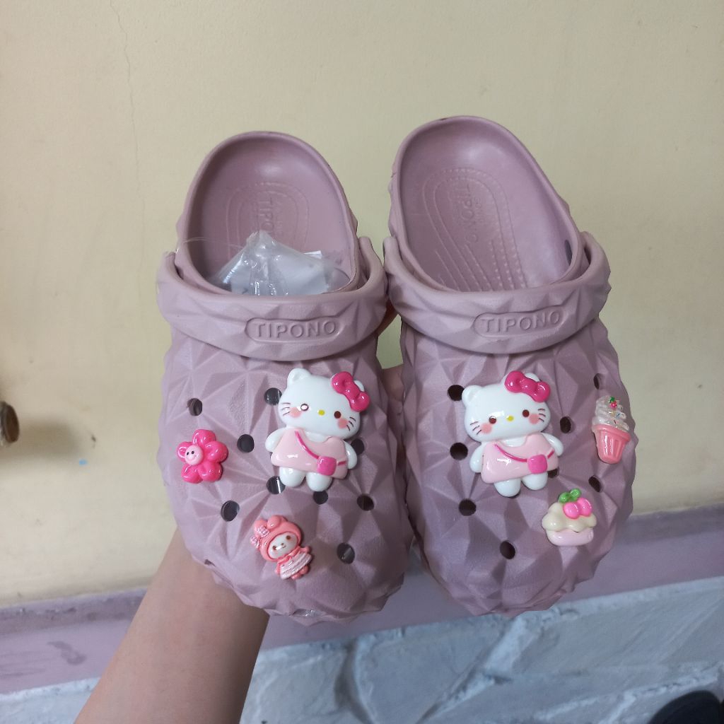 Dép nhựa bít mũi tipono không kèm charm