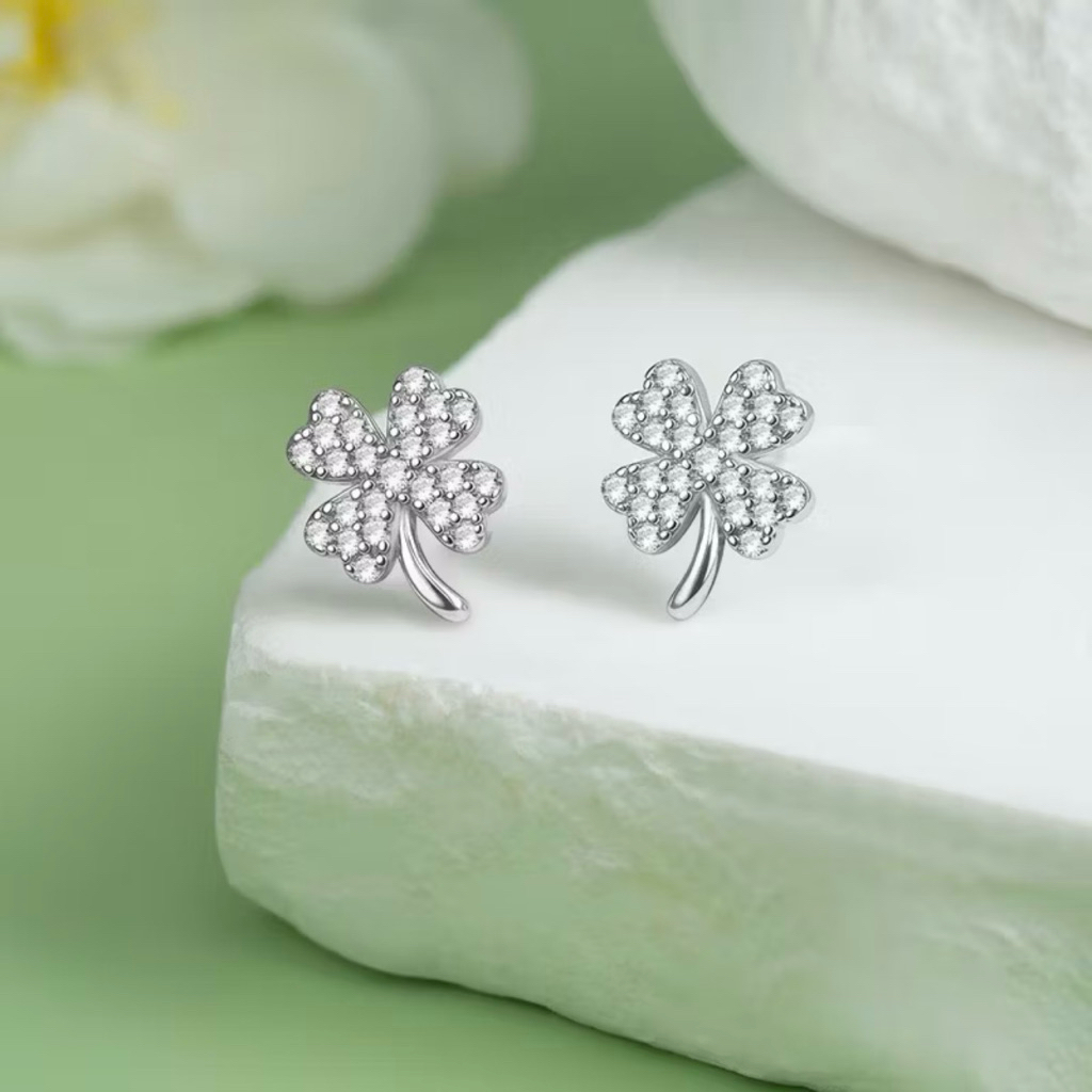 E - STUD SPECIAL CLOVER GEM