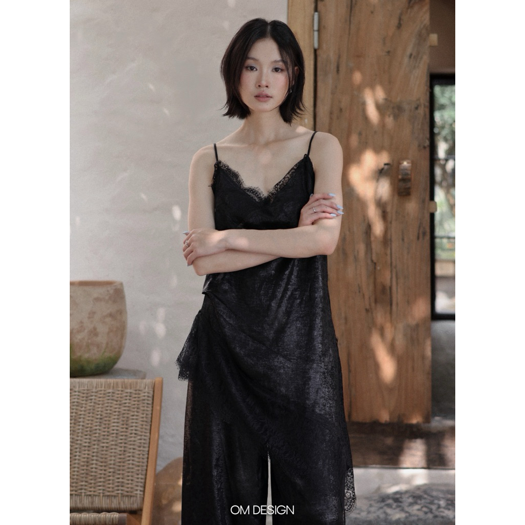 Set áo hai dây và quần ống suông rộng hoạ tiết ren đen - Lace Set (+% phí sàn) - By OM Design