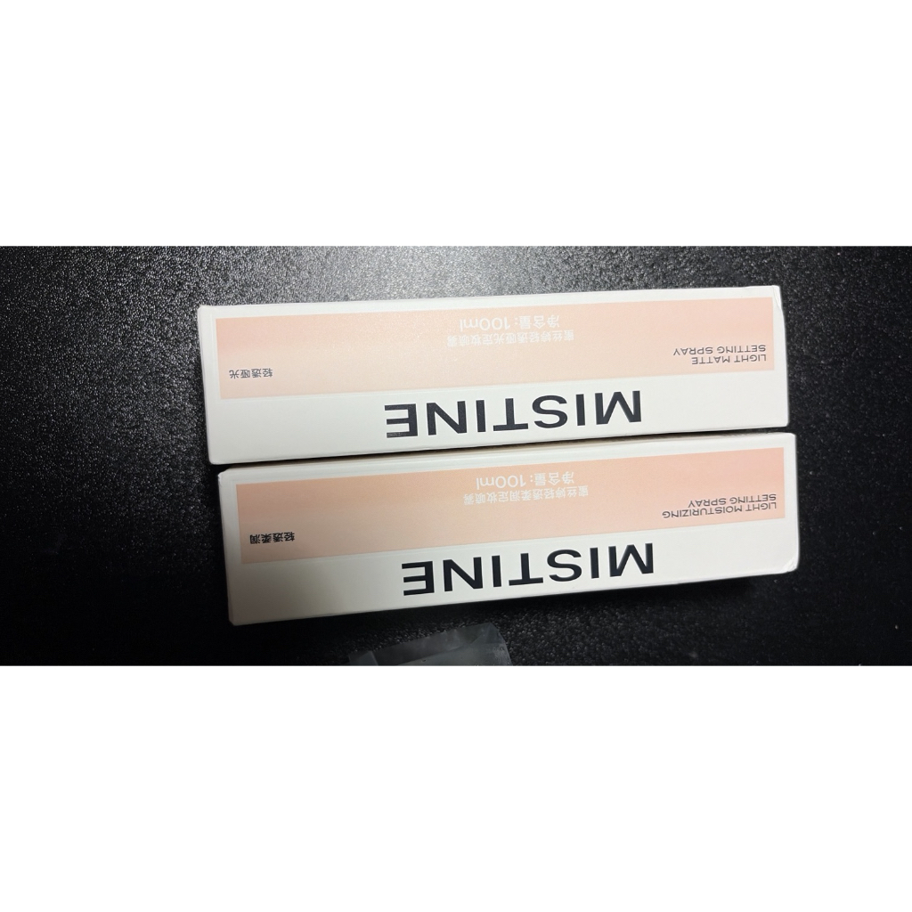 xịt khoá nền mistine