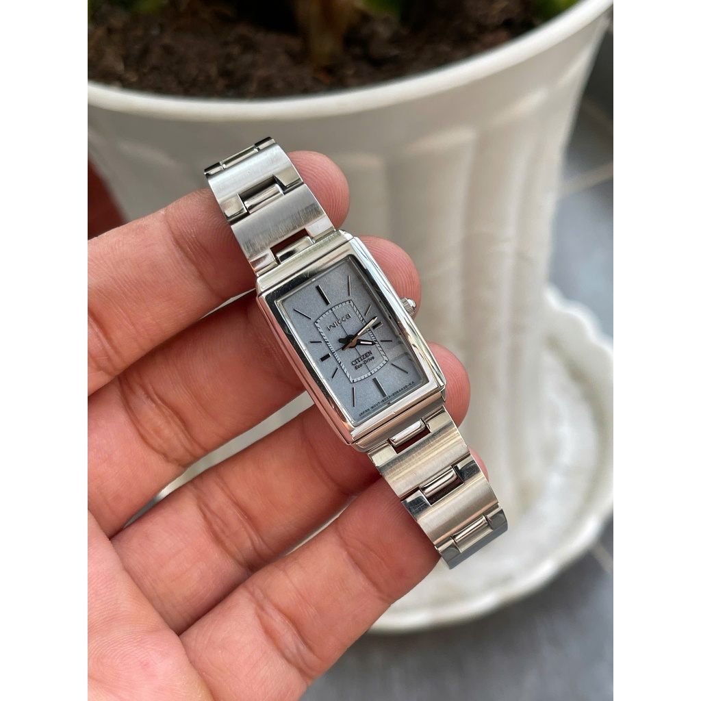 Đồng hồ nữ Citizen Wicca 2 kim mặt xanh chạy pin hàng si