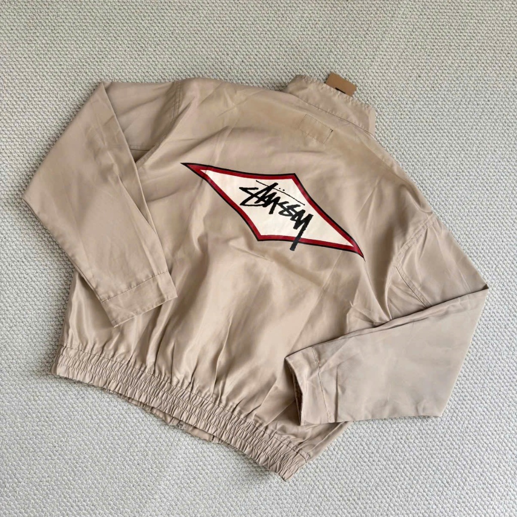 (mxm clothes) Áo khoác STUS$Y cổ bấm cúc dáng mới, giá ưu đãi cực hời