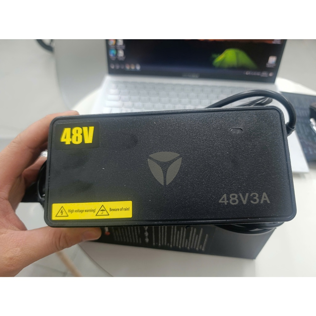 SẠC XE ĐIỆN YADEA CHÍNH HÃNG 48V/3A.PHÙ HỢP CÁC DÒNG XE YADEA I8/XSKY BÌNH TO/VEKOO/ZXONE/XBULL/ICUT