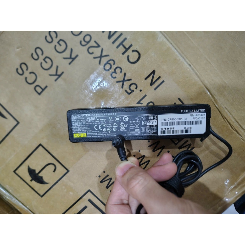 Sạc 65W chân (3.5mm x 1.35mm) dành cho Fujitsu Stylistic Q616 Q7310 Q7311 Q736 Q738 Q739 V727 AC POW