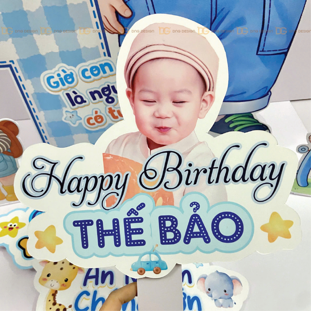 Hashtag Cầm Tay Sinh Nhật Bé Trai Ghép Ảnh | Bảng Chụp Ảnh Theo Ảnh Bé (Duyệt Mẫu)