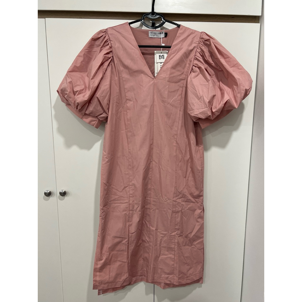 pass váy cổ V tay bồng sz S của Meimei Studio NEW nguyên tag