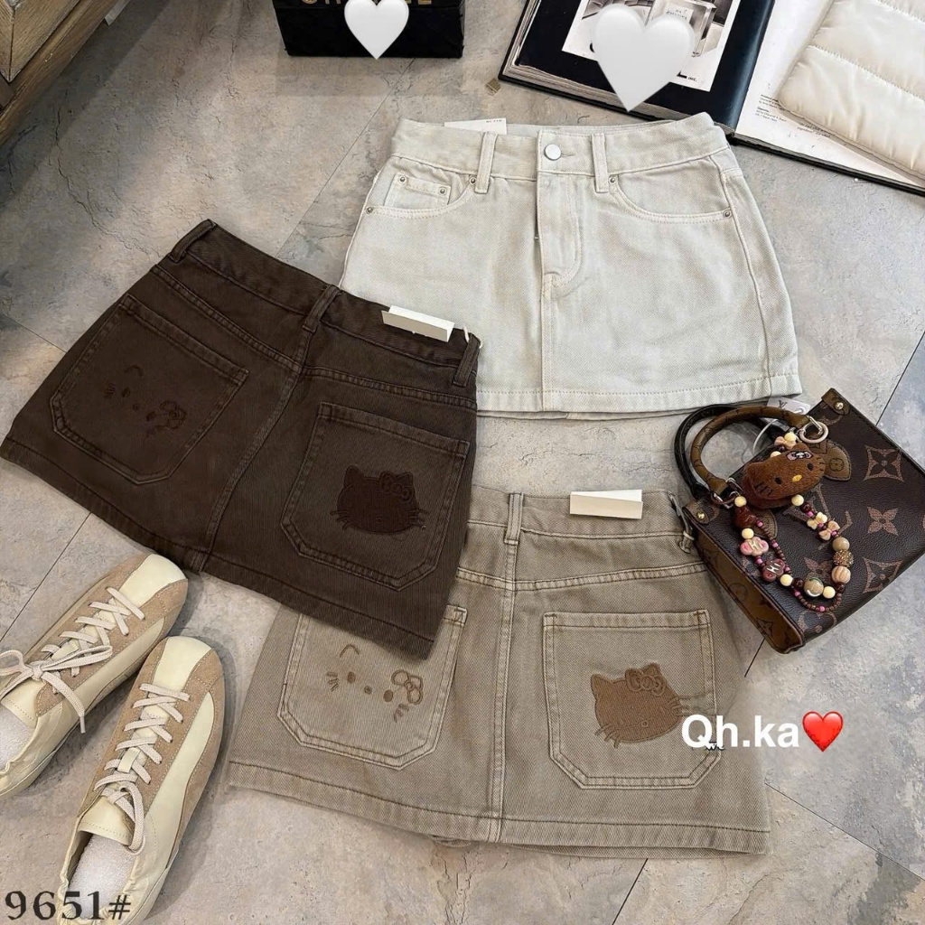 [SXK] Chân Váy Bò Thêu Hello Kitty Túi Sau New (Có Quần Trong) [9651]