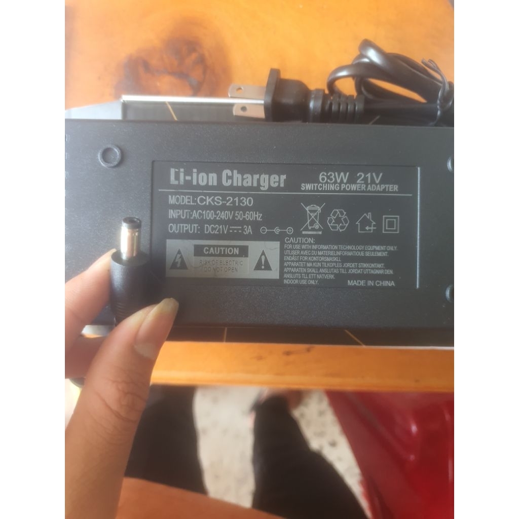 Sạc máy khoan 21V 3A (5S) – bộ sạc công suất lớn 63W, sạc nhanh ổn định, đầu DC phổ biến