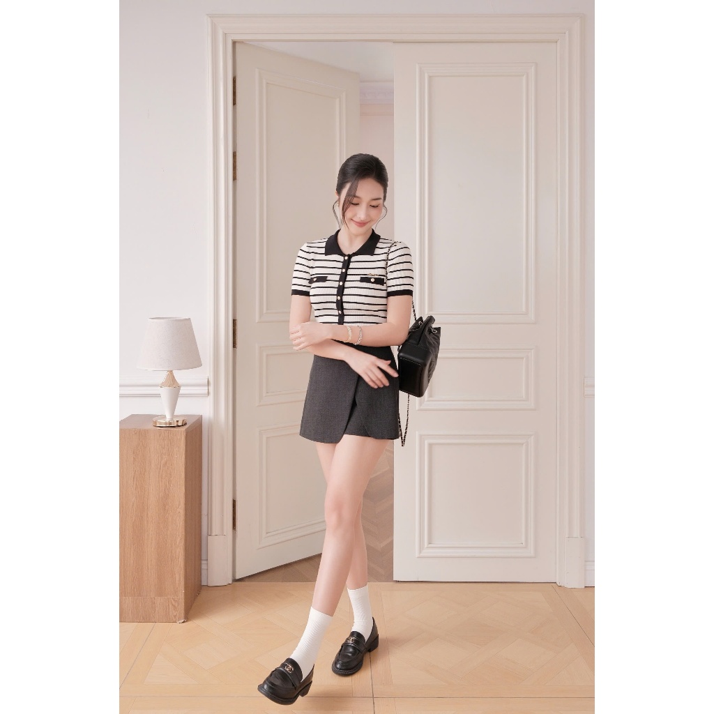 (𝐓𝐡𝐞 𝐔𝐩𝐰𝐢𝐧𝐝 𝐊𝐢𝐭𝐞) Áo dệt kim trắng kẻ đen 2 nắp có cổ, form basic thanh lịch thời trang Calie AF202 | BigBuy360 - bigbuy360.vn