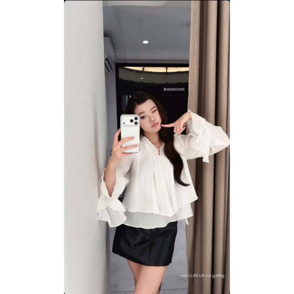 Áo Sơ Mi Dáng Suông Tay Phồng Cổ V Phối Bèo Và Đá Xếp Ly Thân Đi Làm Đi Chơi Màu Trắng - Lisa Shirt | BigBuy360 - bigbuy360.vn