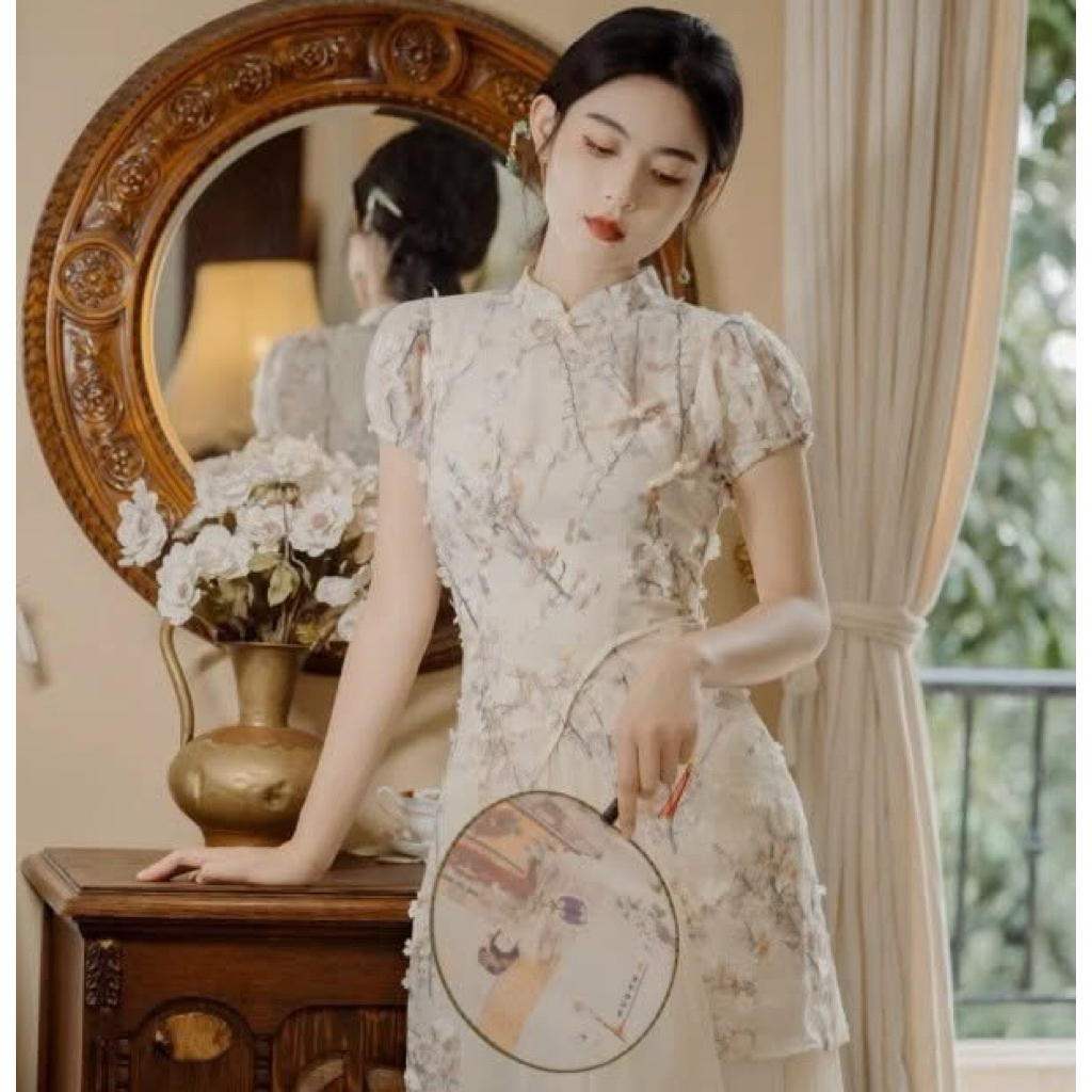 thanh lý váy kem tơ đính hoa xinh xịn sz m của Lseoul (lỗi nhỏ như 2 ảnh cuối)