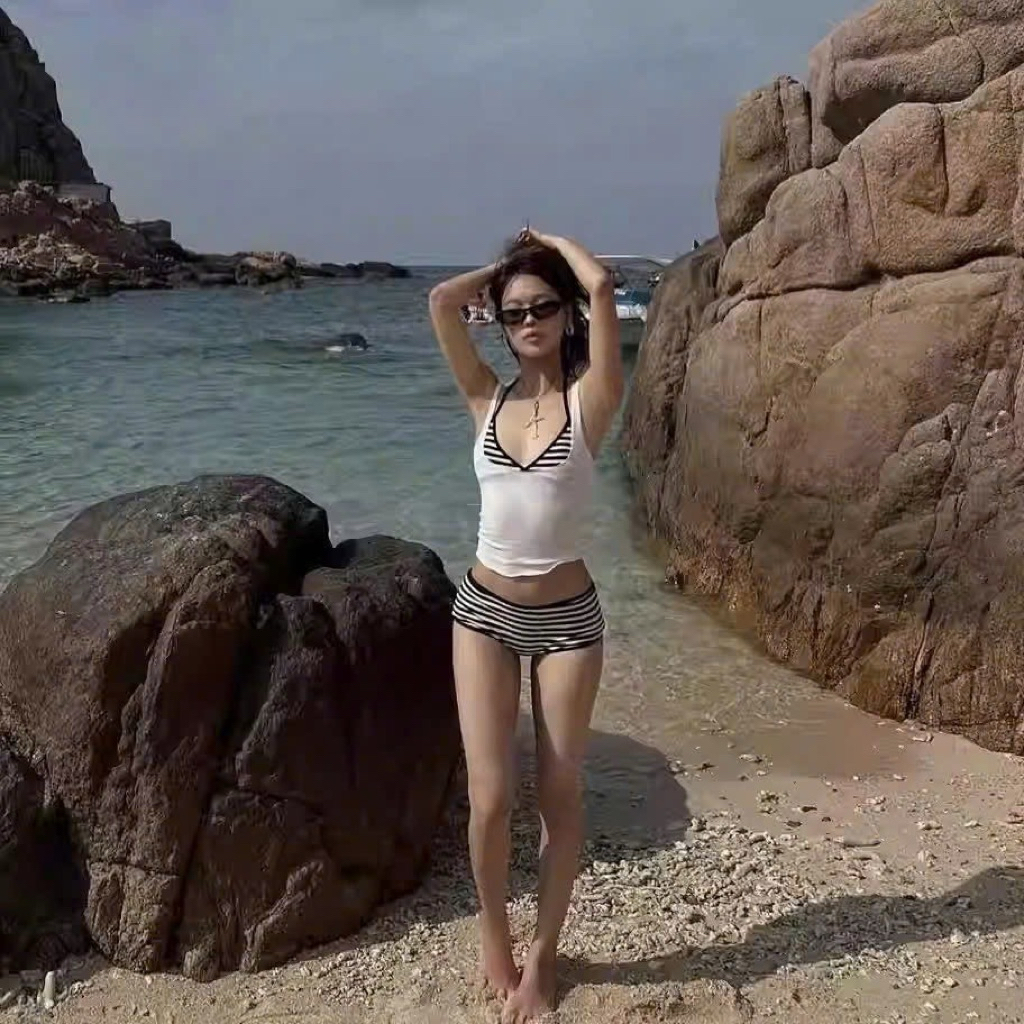[HCM] Sét 3 món áo bra có mút nhực đầy đủ quần bikini chuẩn hình kèm áo ngoài thun giấy chuẩn cao cấp MANILA | BigBuy360 - bigbuy360.vn