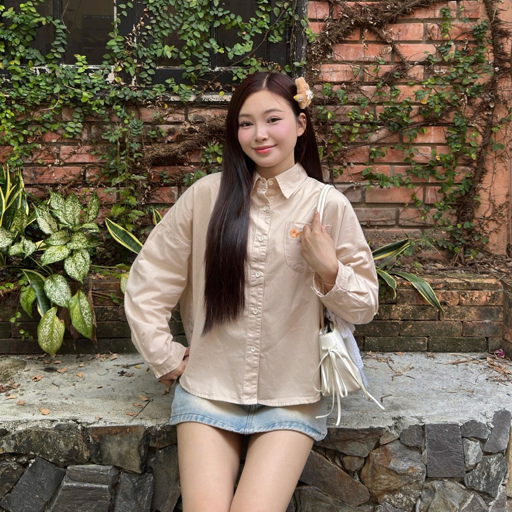 Áo sơ mi nữ dáng ngắn Lilla Top Togo Clothing Form rộng tay dài thêu hoa thanh lịch cá tính | BigBuy360 - bigbuy360.vn