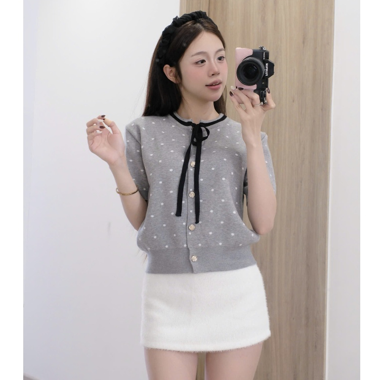 HTIQUE - SOFT SEASON mở bán Áo len dệt kim chấm bi hồng sữa dâu kèm nơ thắt điệu, Áo len dệt kim kiểu nữ tiểu thư LA43 | BigBuy360 - bigbuy360.vn