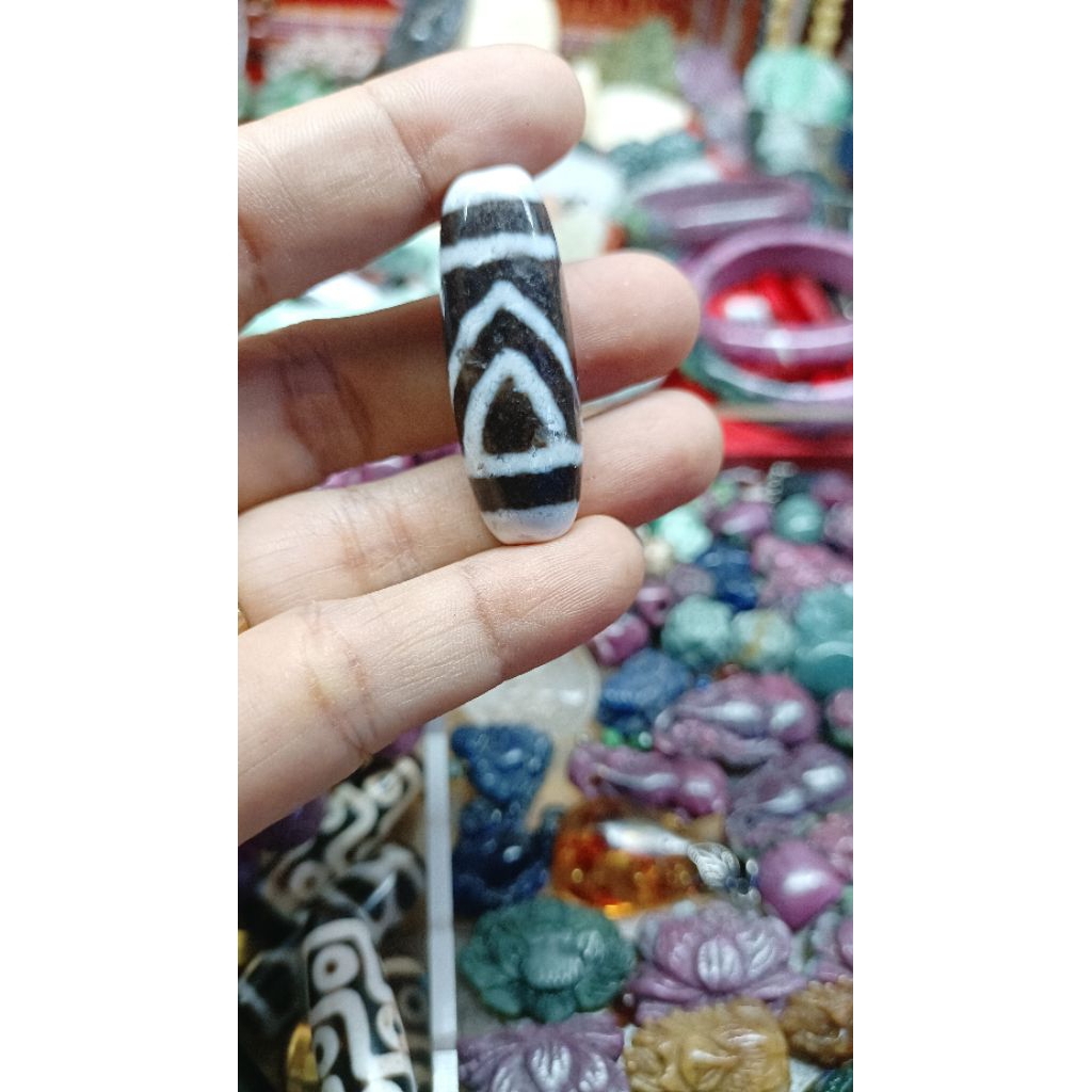 dzi 1 mắt núi núi cũ kỹ.