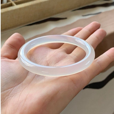 Vòng Mã Não Bạch Nguyệt Quang Bản Đũa Tròn Nhỏ 8ly Phong Thủy Xinh Xắn, Tinh Tế - Ngọc Trai Trường Thịnh