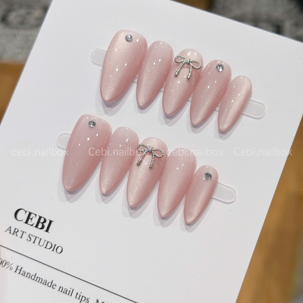 Nailbox thiết kế C902 thạch hồng mắt mèo đính nơ dễ thương kỉ yếu học sinh daily nail cebi.nailbox