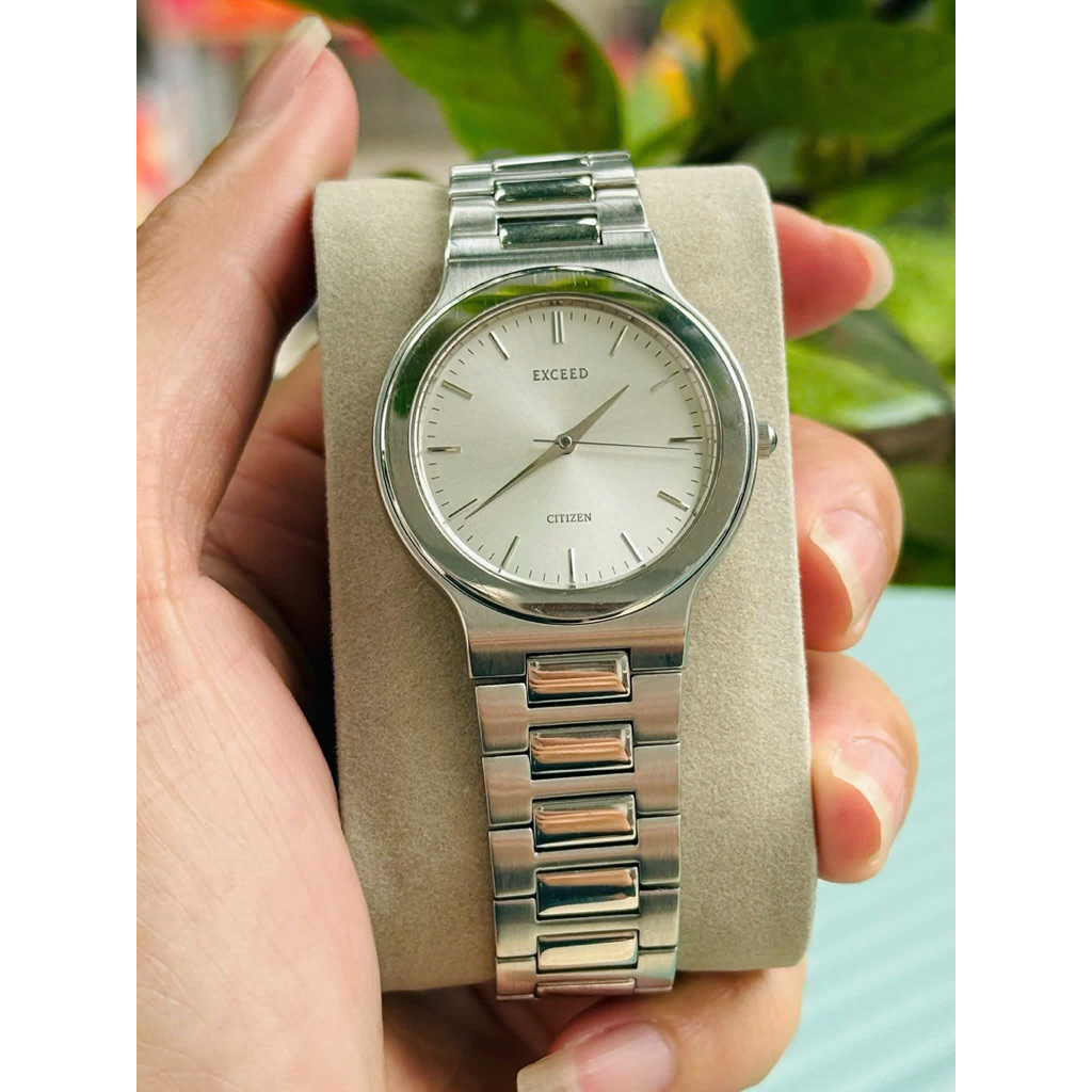 Đồng hồ Nam Citizen Exceed quartz kính saphia, mặt trắng chải tia, form rất đẹp