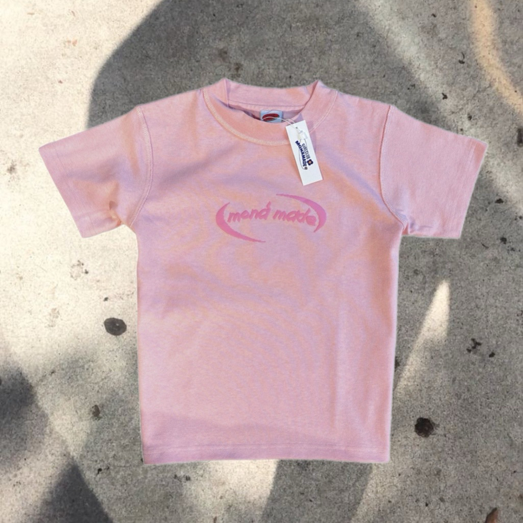 Thanh lý MONÁ - TERRA TEE X SIGNATURE LOGO - Áo thun baby tee in nổi - HỒNG