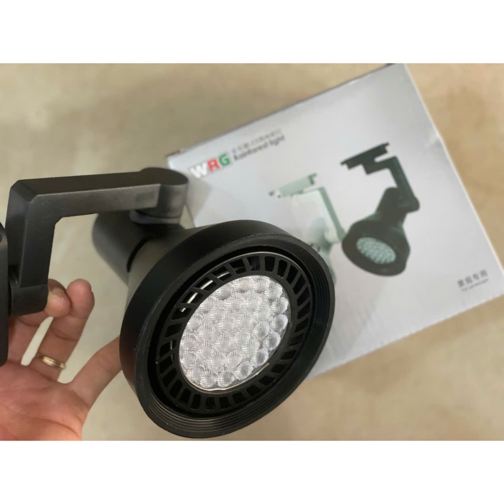 Đèn rọi ray WRGB lắp ray Week Aqua Y30 bể thủy sinh, bán cạn, tiểu cảnh, cây trong nhà