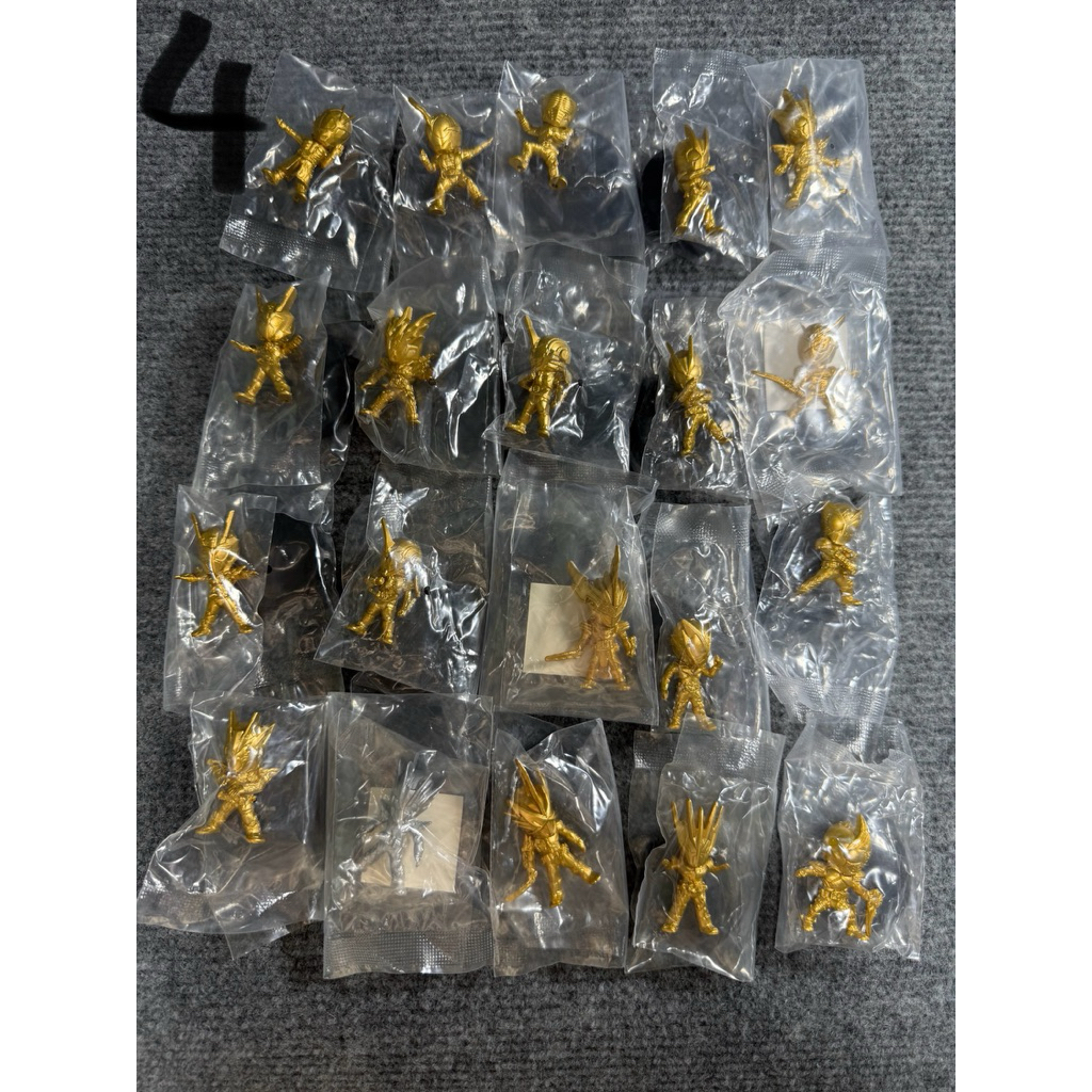Mô hình Kamen Rider Chibi Gold - Mô hình Ozu - W - Saber - Zio - Driver - Build