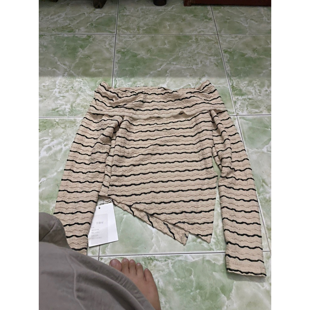 Áo nữ tầm size s m new tag -D50