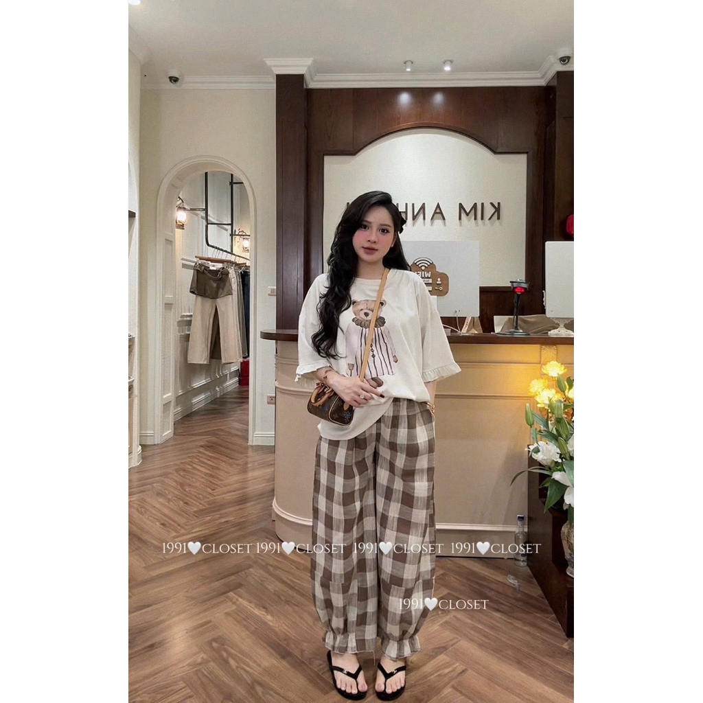 Set Áo Thun In Hình Gấu Kèm Quần Kẻ HT • Melanie Boutique