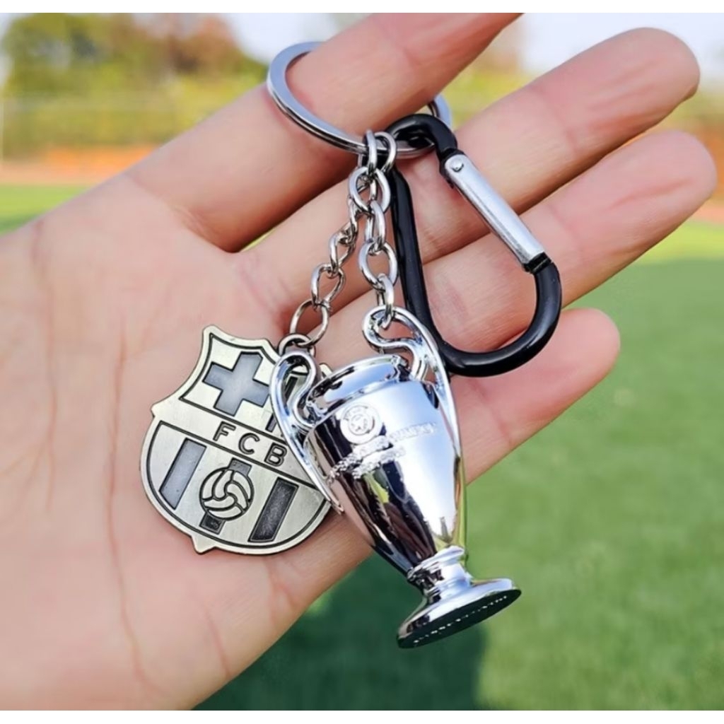 Móc khoá cúp c1 kèm logo các clb bóng đá nổi tiếng TG