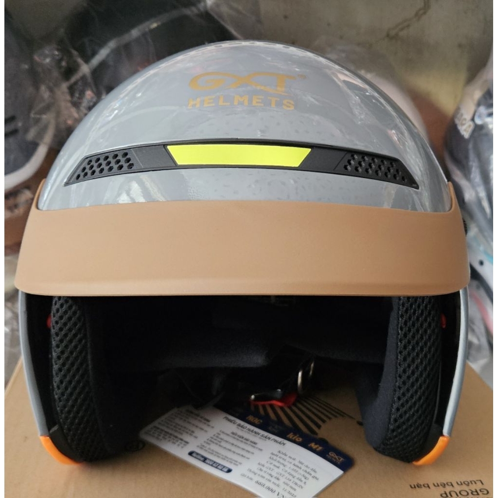 MŨ BẢO HIỂM 3/4 GXT GX139 KÍNH ÂM +LƯỠI TRAI CHÍNH HÃNG
