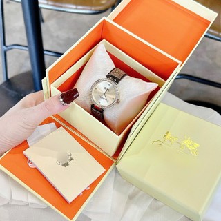 Đồng Hồ Nữ Dây Da Nâu Be Mặt Vàng Viền Đá Size 34mm - Quartz Japan