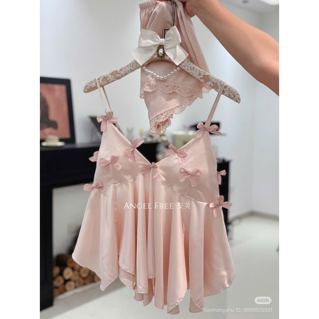 v230.set bộ thêu nơ,có mút,lụa mềm mịn hàng QC loại 1.sẵn tuki sleepwear