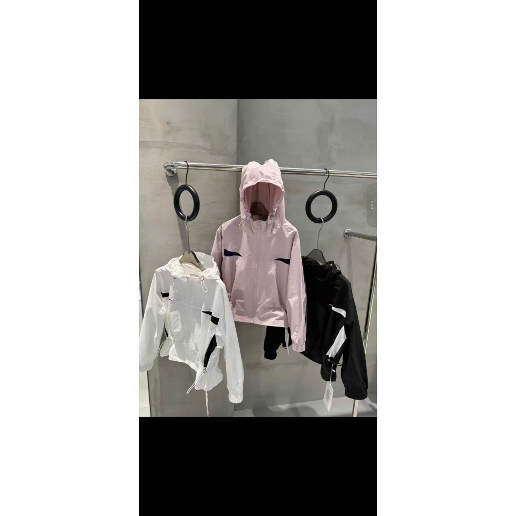 Áo Khoác Gió Nữ Sporty Line Croptop Jacket - ( QCCC)  - CICI