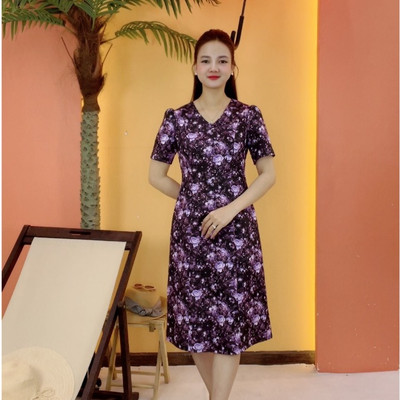 Đầm suông trung niên cho mẹ - Cổ tim tay ngắn - Màu Đen hoa tím - TTV2052