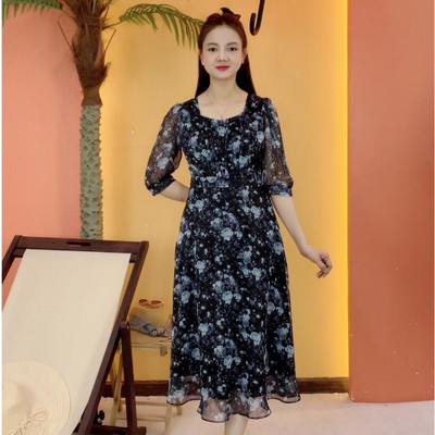 Đầm xòe trung niên cho mẹ - Cổ vuông tim tay lỡ - màu Đen hoa xanh - TTV2055