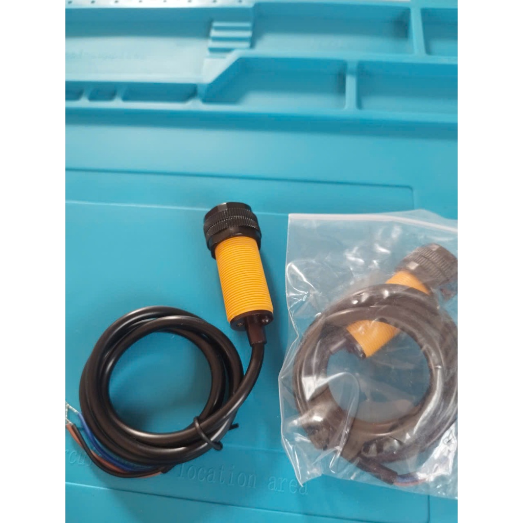 Cảm biến hồng ngoại E18-D80NK PNP