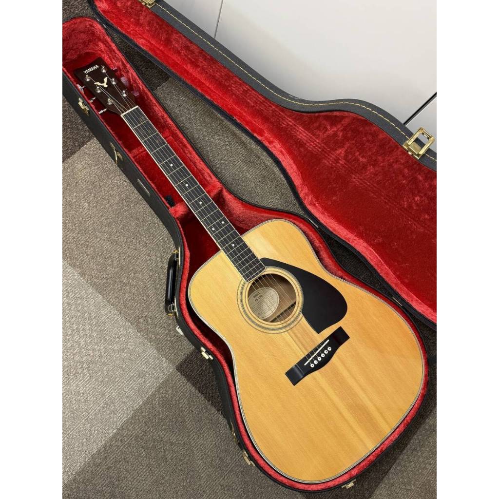 Đàn guitar acoustic YAMAHA FG-720 kèm hộp đựng (95%)