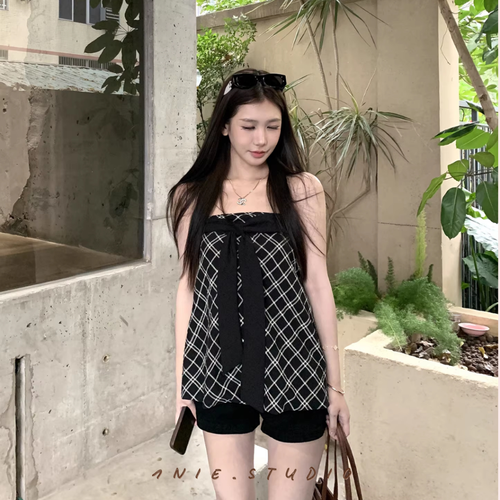 𝟏𝐍𝐈𝐄.𝐒𝐓𝐔𝐃𝐈𝐎 | Áo Ống Kẻ Caro Thắt Nơ Retro – Áo Quây Dáng Chữ A Tôn Dáng, Phối Nơ Đen Sang Trọng
