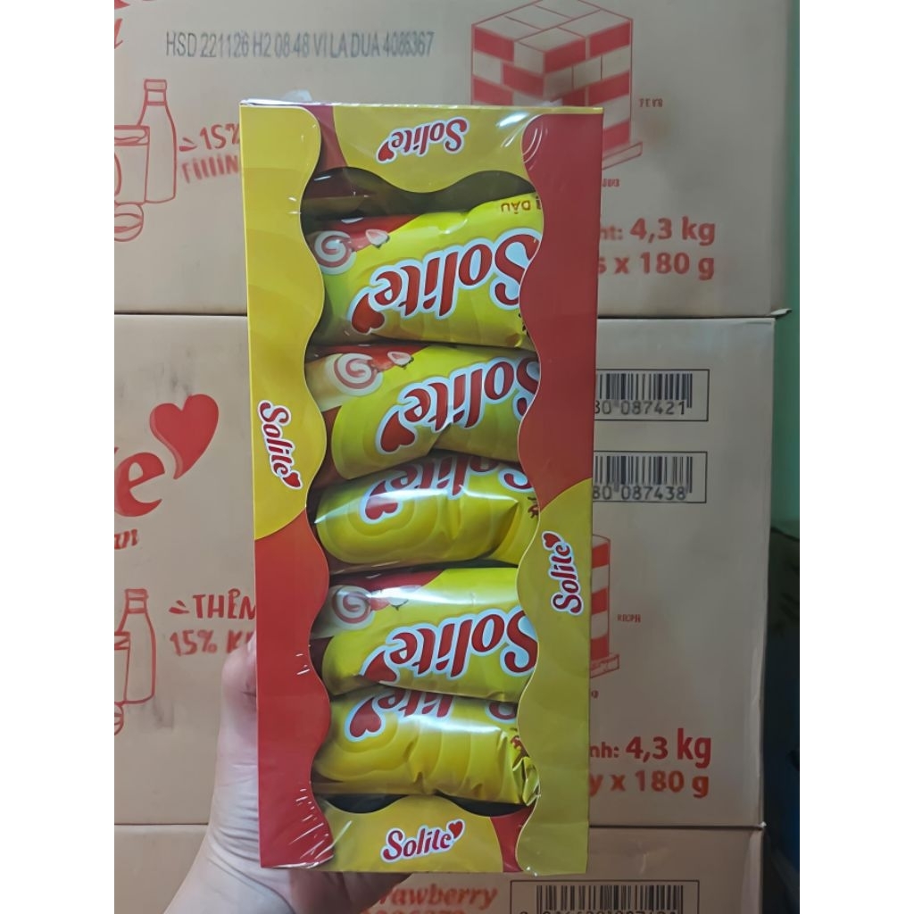 Bánh Bông Lan Cuộn Solite vị Dâu 180g ( 10 cái )