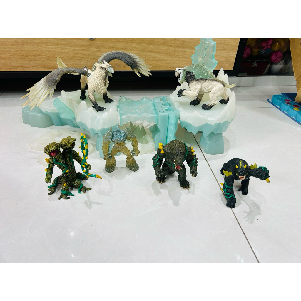 Mô hình động vật SCHLEICH ELDRADOR ICE FORTRESS ATTACK SET chính hãng ( 2nd)