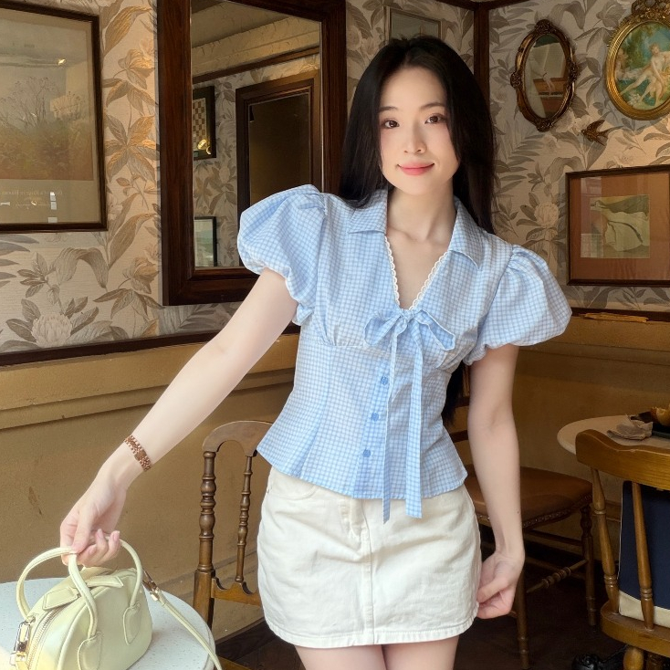 Áo sơ mi áo kiểu nữ tay bí cổ V viền ren phối nơ trẻ trung LAMO - B1543 | BigBuy360 - bigbuy360.vn