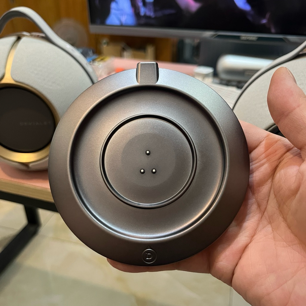 Dock sạc không dây Devialet Mania (Không bao gồm loa)