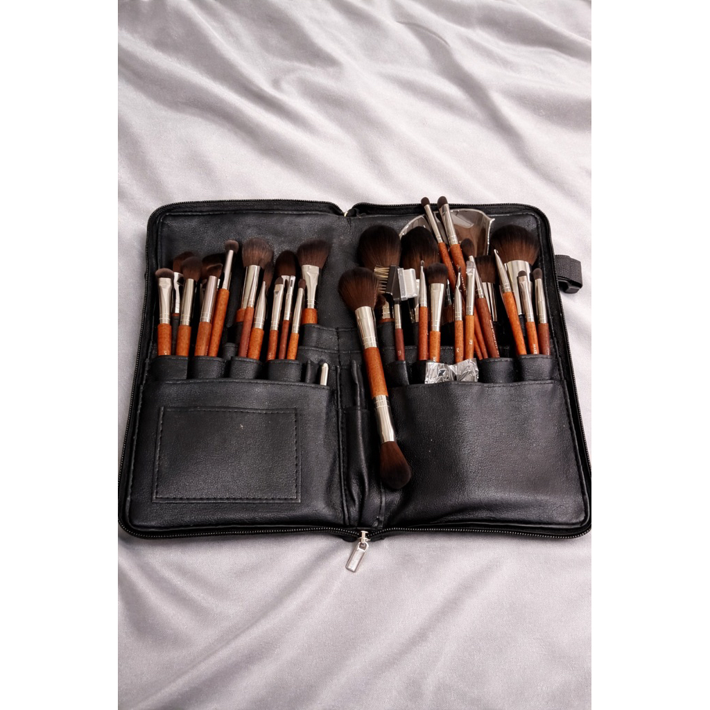 Bộ cọ 33 món Makeup Forever