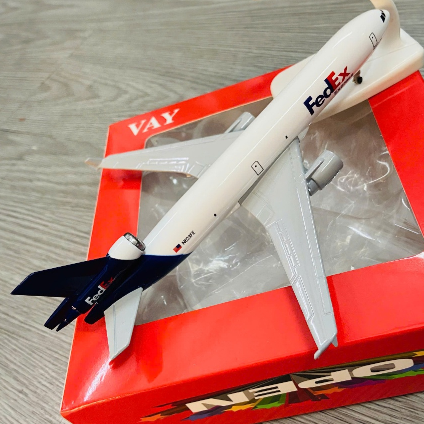Mô Hình Máy Bay Vận Chuyển Hàng Hoá MD-11 Hãng FedEx Feeder Airlines Kim Loại Cực Đẹp Fullbox