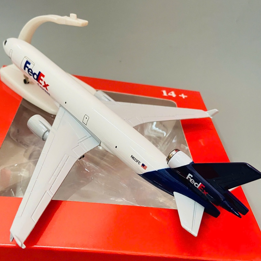 Máy Bay Vận Chuyển MD-11 Hãng Hàng Không FEDEX FEEDER Airlines Mô Hình Máy Bay Kim Loại Cực Đẹp