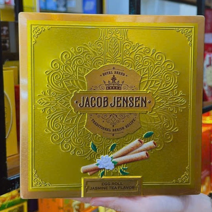 (TIEM1987) JACOB JENSEN – BÁNH TRỨNG CUỘN VỊ TRÀ LÀI 195G