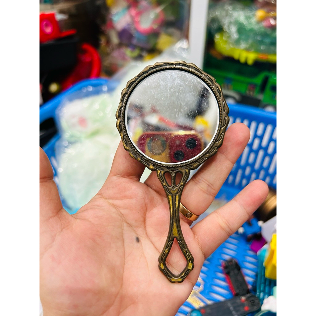 Gương nhỏ cầm tay Vintage Flower Bouquet Hand Embroidered Compact Mirror