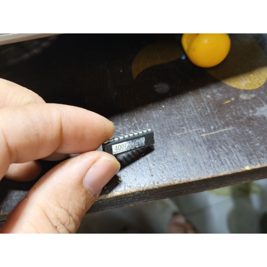 IC vi xử lý của mạch nguồn bếp từ đôi Kangaroo KG855i