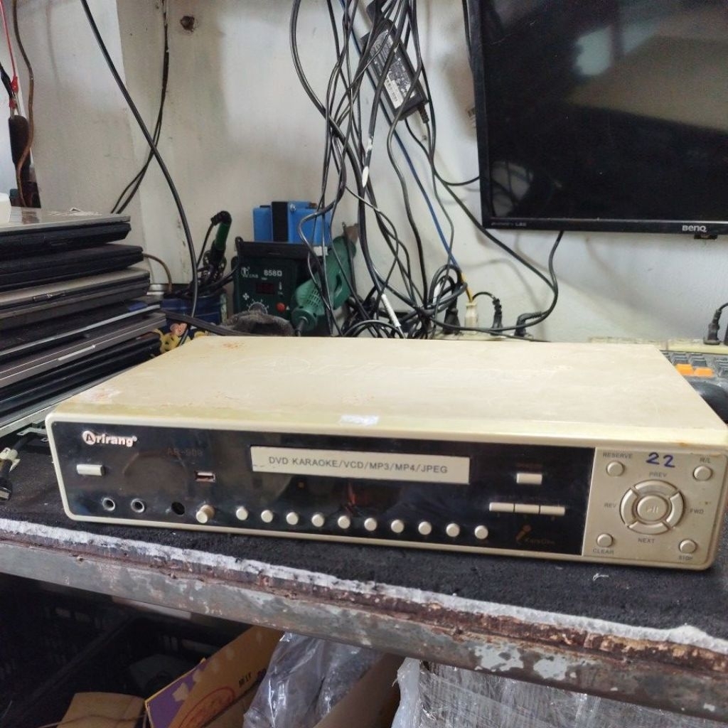 đầu đĩa Arirang Ariang AR 909  hát bình thường, bấm cái đĩa ra thì nó lại không ra bị kẹt cơ