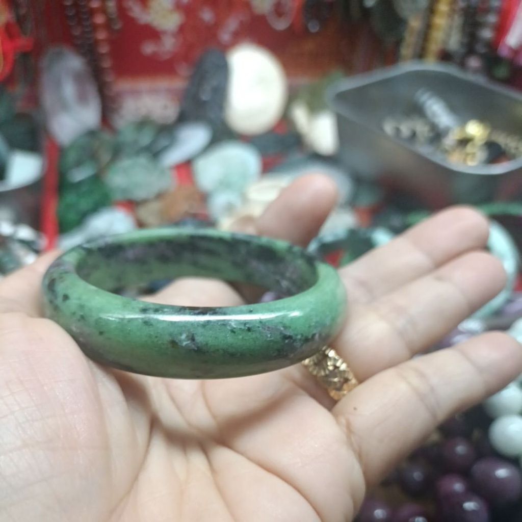 ni 53+ vòng tay ru by nam phi. c nào thích xanh lá?