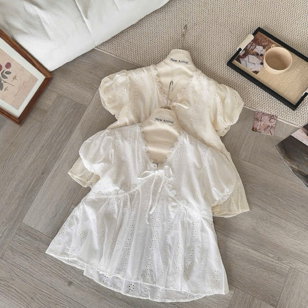 Áo kiểu babydoll cộc tay cổ V phối ren tay bồng tiểu thư “Lovita”